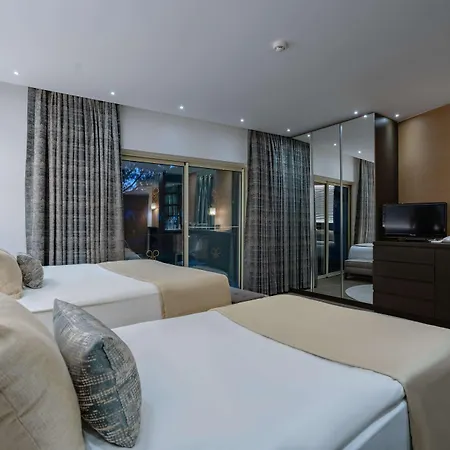 Papillon Belvil Village 5*